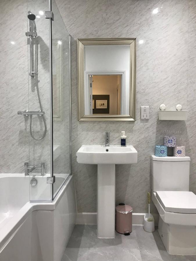 Stylish Modern 3-Bed House Nr Manchester City Ctr Уайтфийлд Екстериор снимка