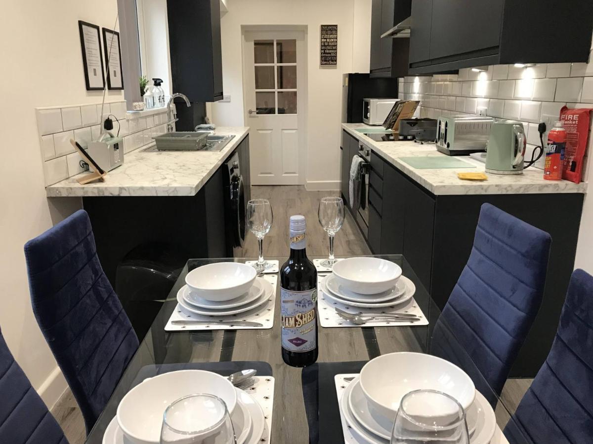 Stylish Modern 3-Bed House Nr Manchester City Ctr Уайтфийлд Екстериор снимка