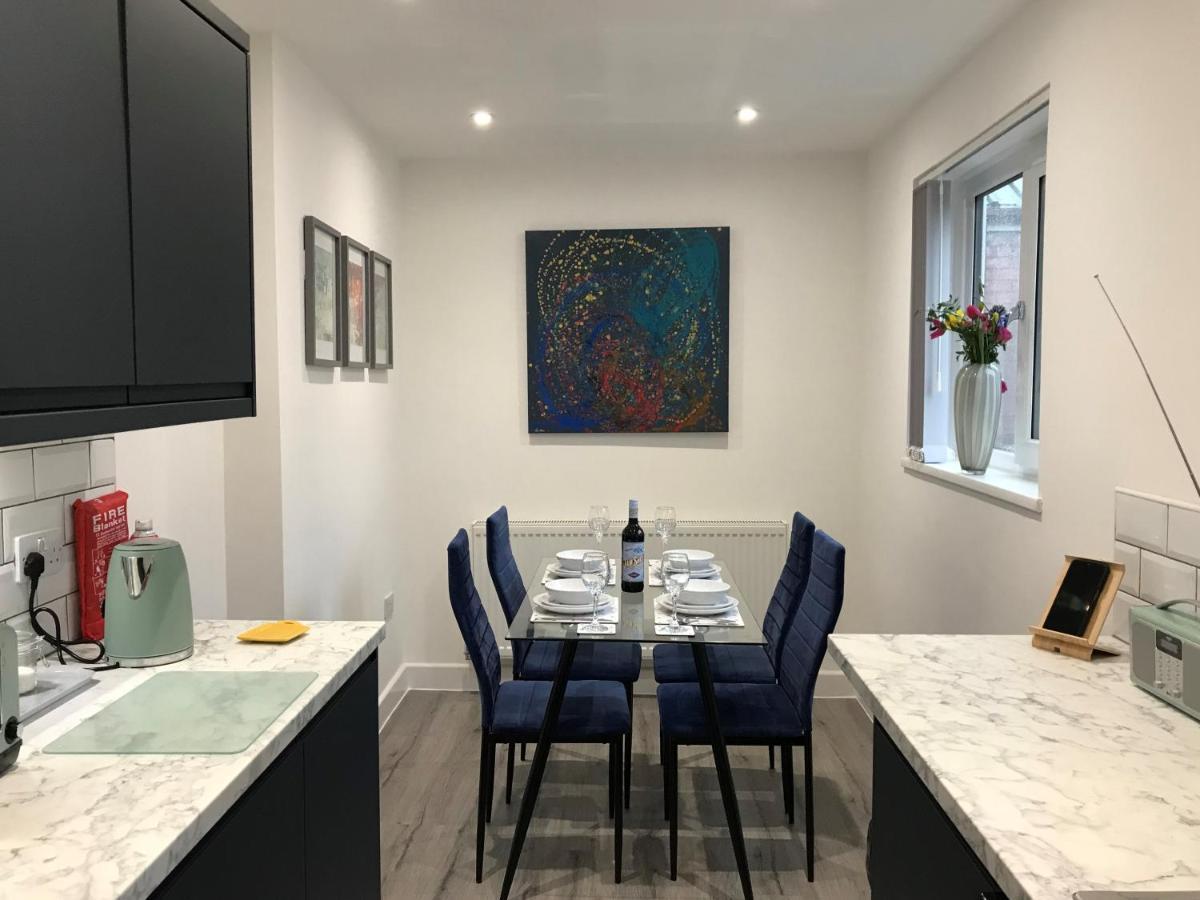 Stylish Modern 3-Bed House Nr Manchester City Ctr Уайтфийлд Екстериор снимка