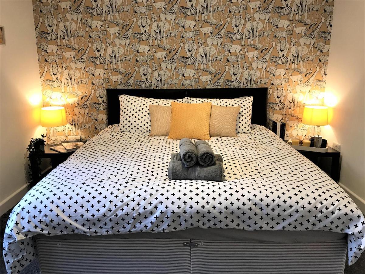 Stylish Modern 3-Bed House Nr Manchester City Ctr Уайтфийлд Екстериор снимка