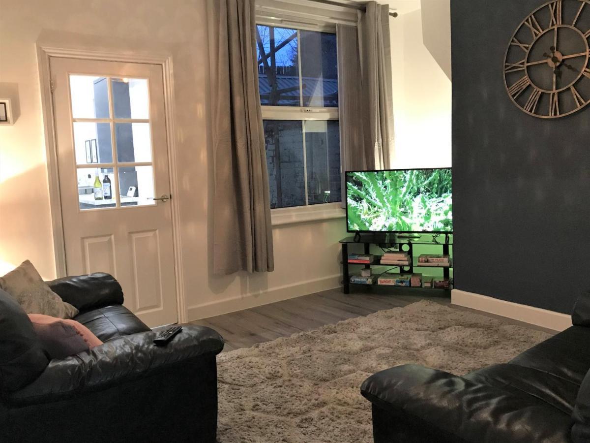 Stylish Modern 3-Bed House Nr Manchester City Ctr Уайтфийлд Екстериор снимка
