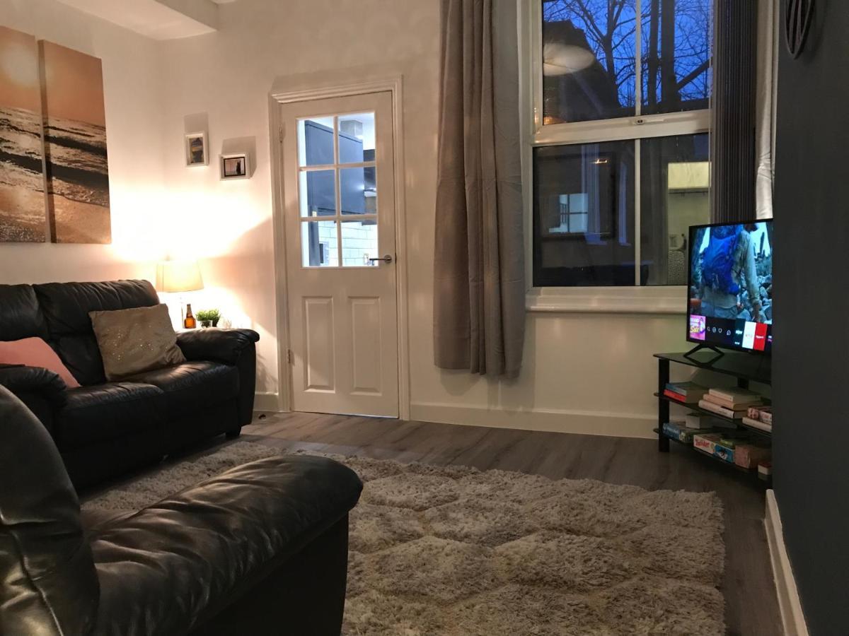 Stylish Modern 3-Bed House Nr Manchester City Ctr Уайтфийлд Екстериор снимка