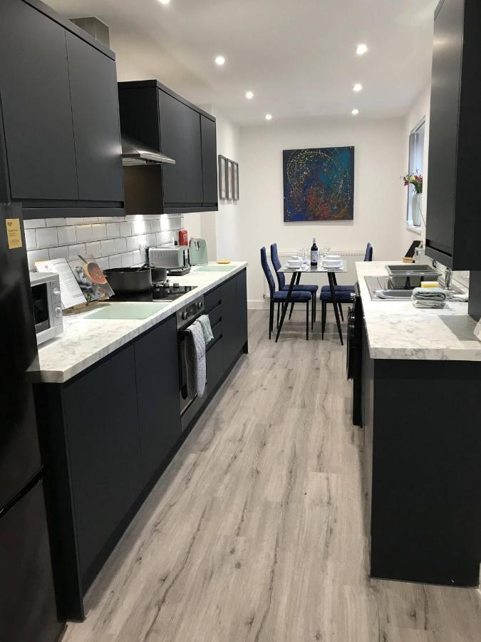 Stylish Modern 3-Bed House Nr Manchester City Ctr Уайтфийлд Екстериор снимка